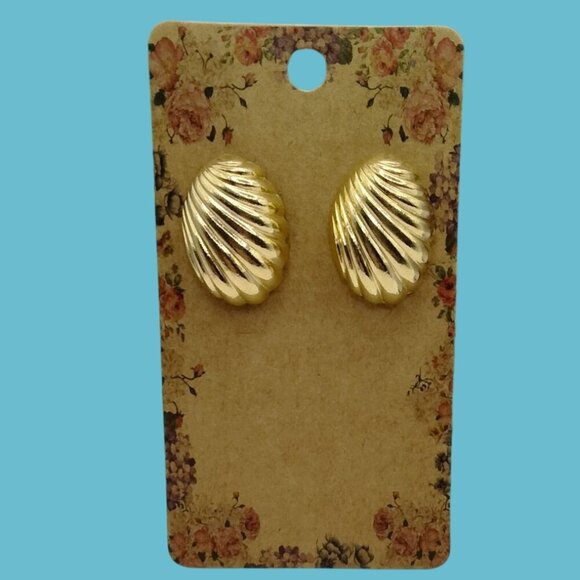 Gold Tone Shell Earrings Vintage Pierced Post - Picture 1 of 6